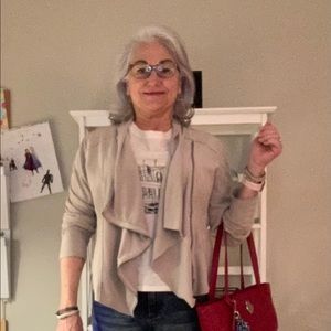 Meet your Posher, Carin